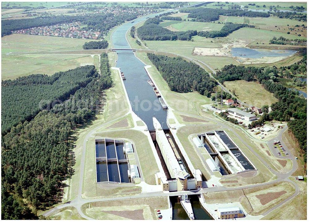 Aerial image Hohenwarthe - 30.7.2004, Blick auf die Schleuse bei Hohenwarthe