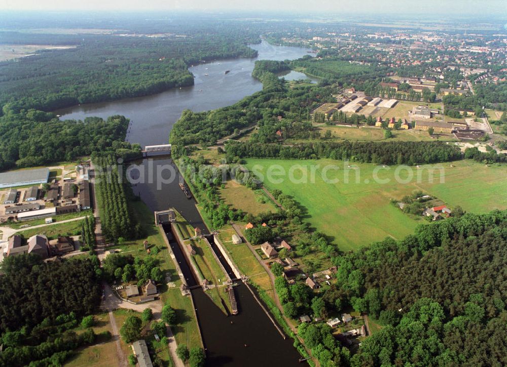 Aerial image Oranienburg OT Malz - Schleuse bei Malz, einem Ortsteil von Oranienburg, zwischen Oder-Havel-Kanal und Malzer Kanal.