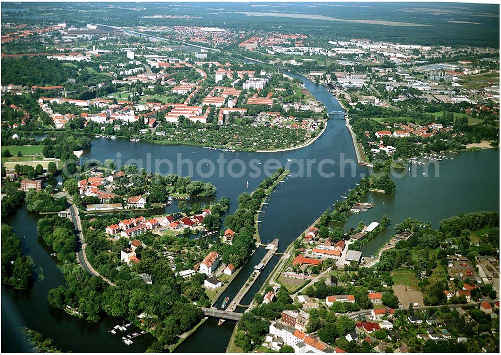 Brandenburg from above - 30.07.2004, Blick auf die Schleuse in Brandenburg im Elbe - Havel Kanal