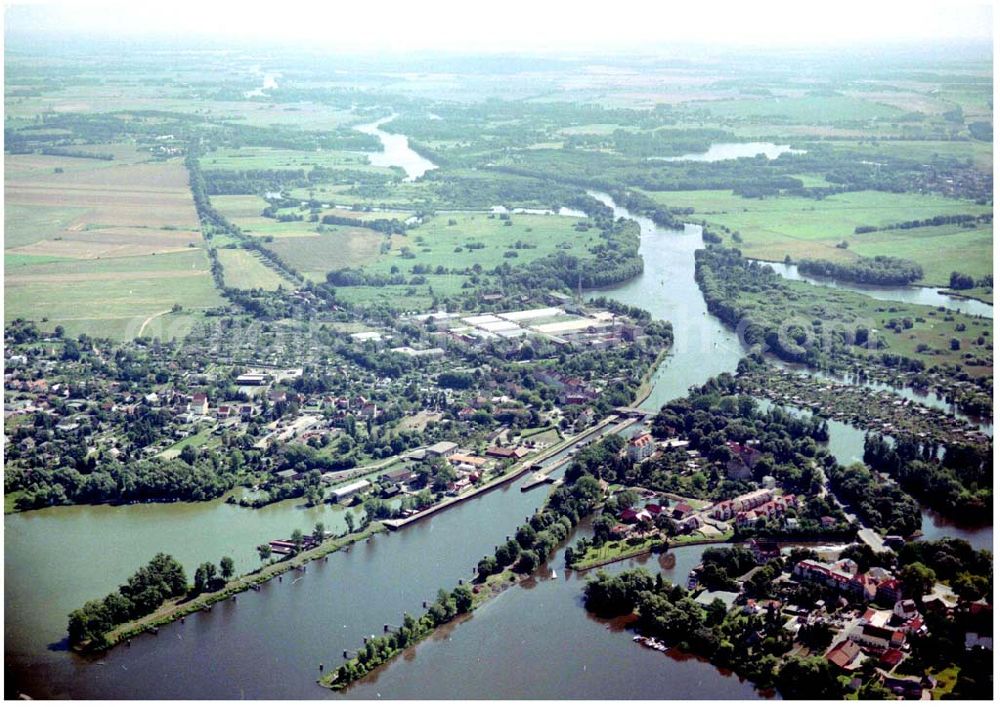 Brandenburg from above - 30.07.2004, Blick auf die Schleuse in Brandenburg im Elbe - Havel Kanal