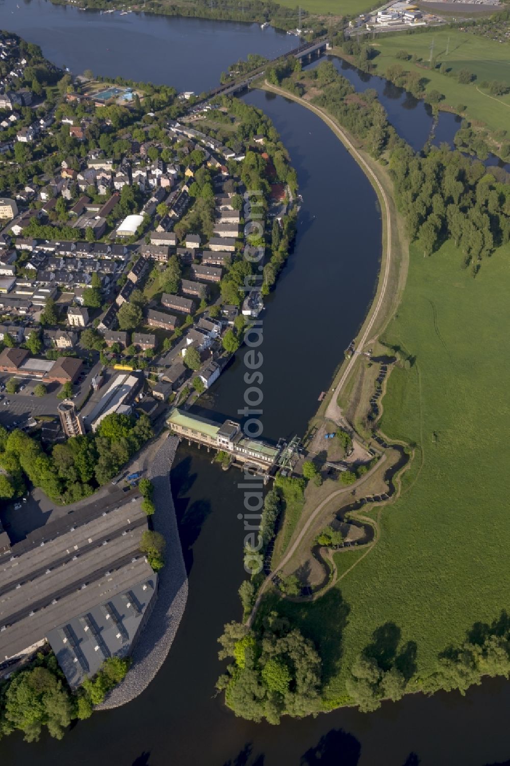 Wetter from above - Lock on the course of the river Ruhr with fish ladder to the Ruhr barrage in Wetter in the Ruhr area in North Rhine-Westphalia