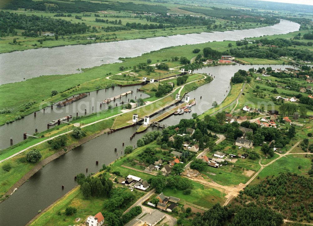 Aerial photograph Bad Freienwalde - Blick auf die Havel-Oder-Wasserstraße mit der Schleuse Hohensaaten bei Bad Freienwalde.