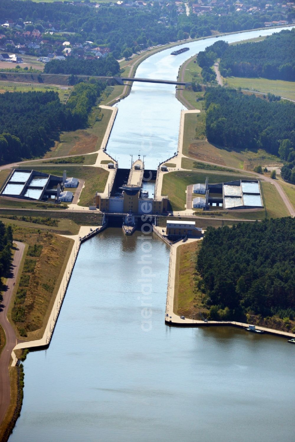 Hohenwarthe from above - Hohenwarthe lock on the Elbe-Havel Canal waterfront road junction near Hohenwarthe in Saxony-Anhalt