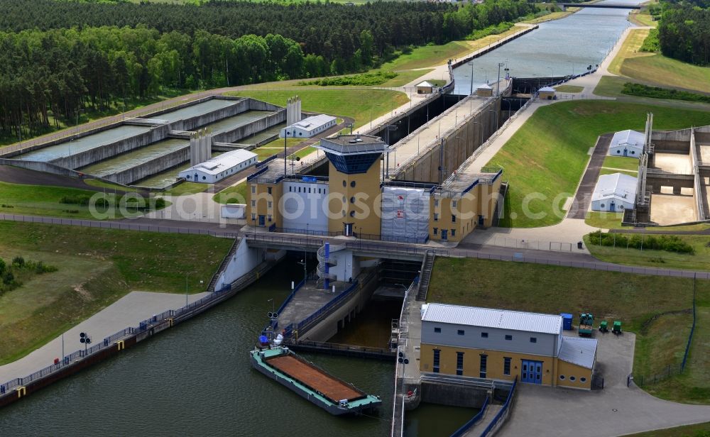 Aerial photograph Hohenwarthe - Hohenwarthe lock on the Elbe-Havel Canal waterfront road junction near Hohenwarthe in Saxony-Anhalt