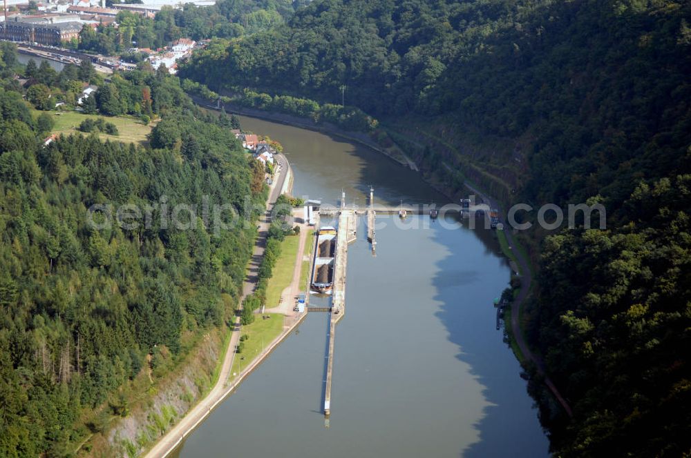 Aerial photograph Mettlach-Keuchingen - Blick von Westen auf die Schleuse Mettlach, Oktavienstr. 999, 66693 Mettlach, an der Saar.