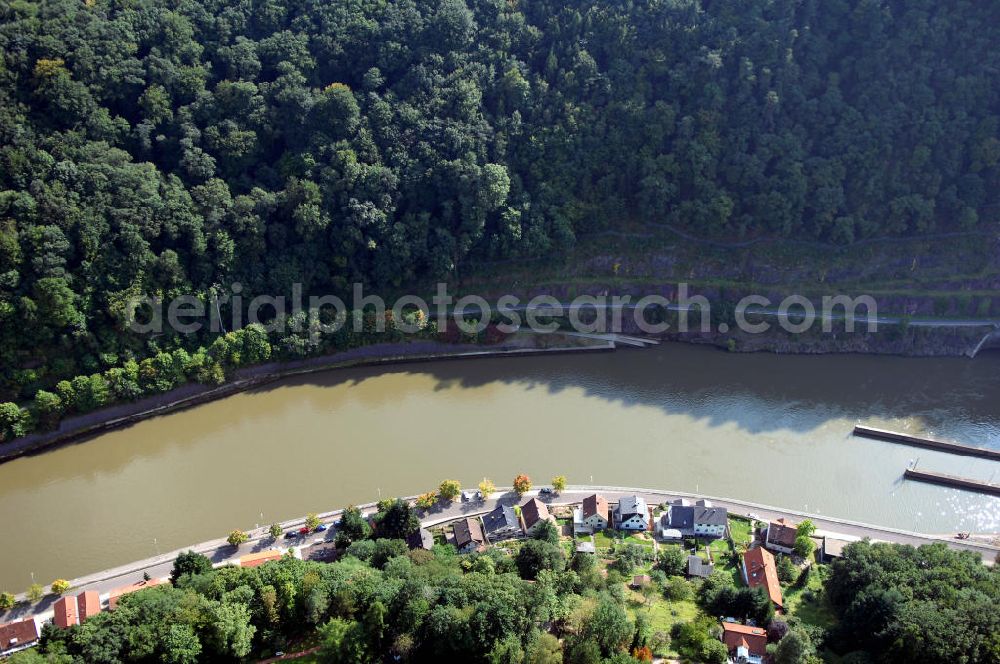 Mettlach-Keuchingen from above - Blick von Norden auf mit Drahtnetzen gesicherte Felshänge bei der Schleuse Mettlach, Oktavienstr. 999, 66693 Mettlach, an der Saar.