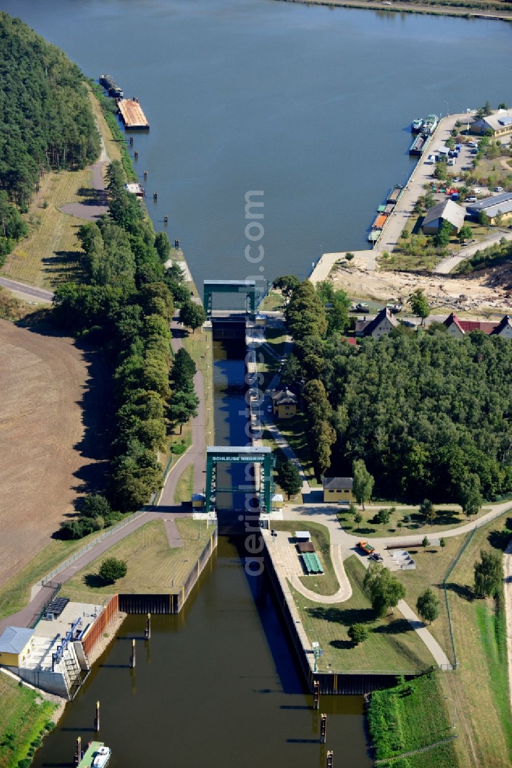 Aerial photograph Niegripp - Niegripp lock in the connection canel between the river Elbe and the Elbe-Havel-Canel in the state Saxony-Anhalt