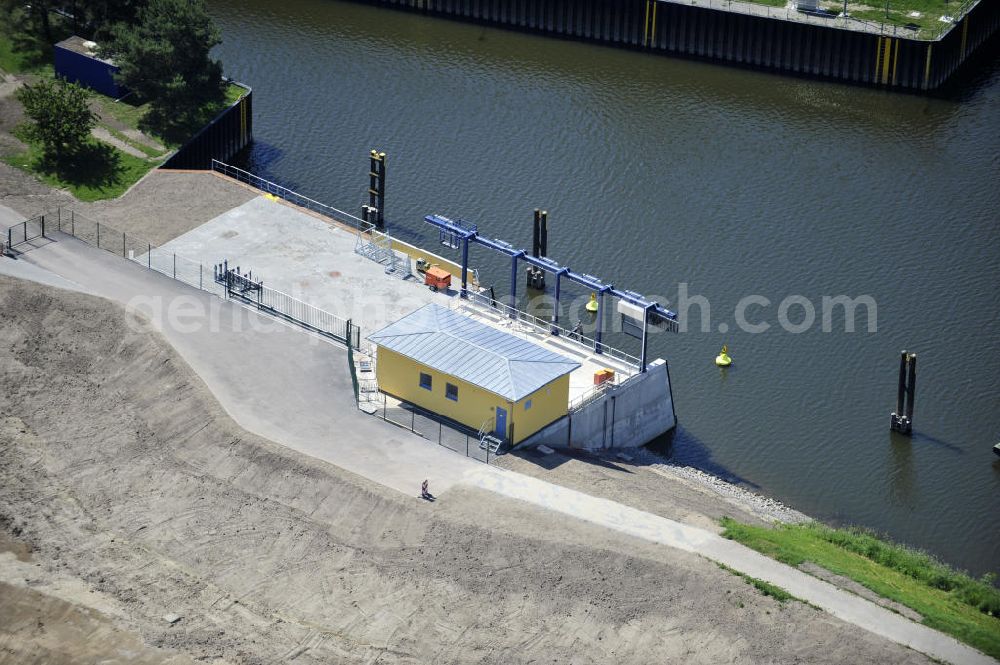 Aerial photograph Niegripp - Blick die Schleuse bei Niegripp am Elbe-Havel-Kanal. View of the lock Niegripp on the Elbe-Havel canal.