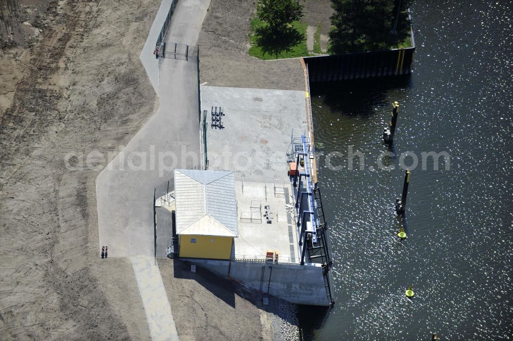 Aerial image Niegripp - Blick die Schleuse bei Niegripp am Elbe-Havel-Kanal. View of the lock Niegripp on the Elbe-Havel canal.