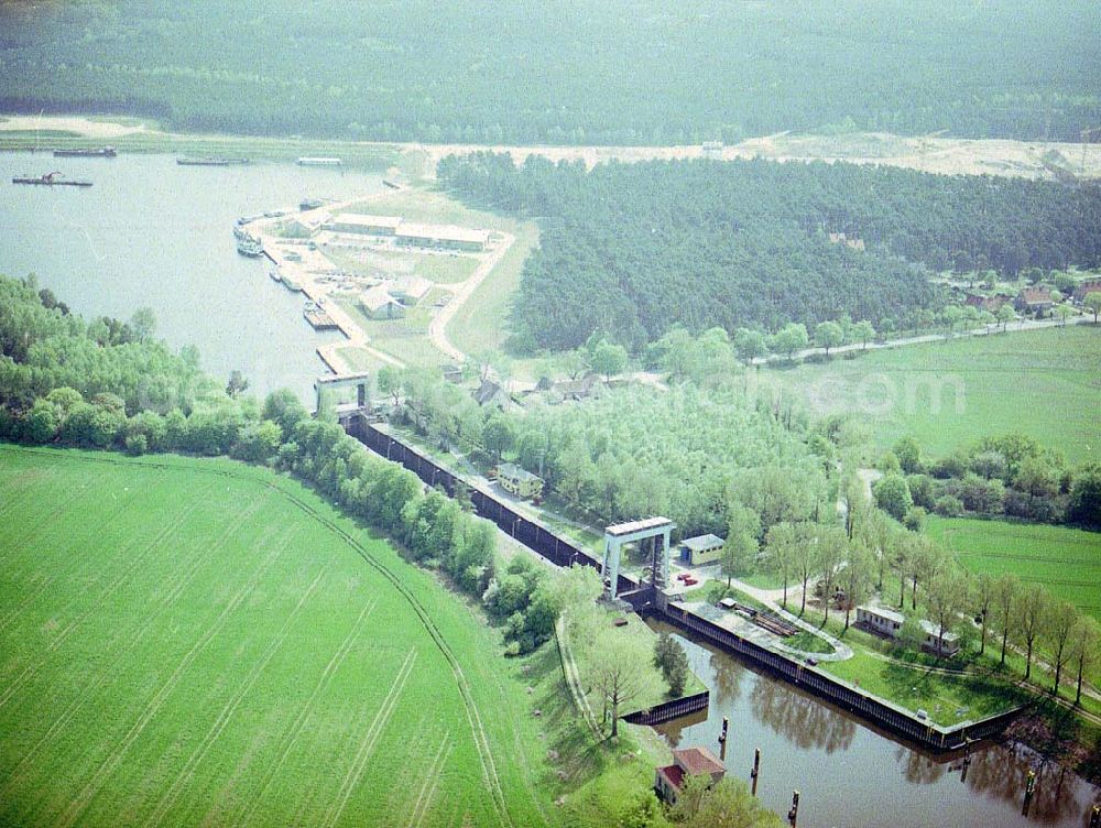 Niegripp from above - Schleuse Niegripp am Wasserstraßenkreuz Magdeburg.