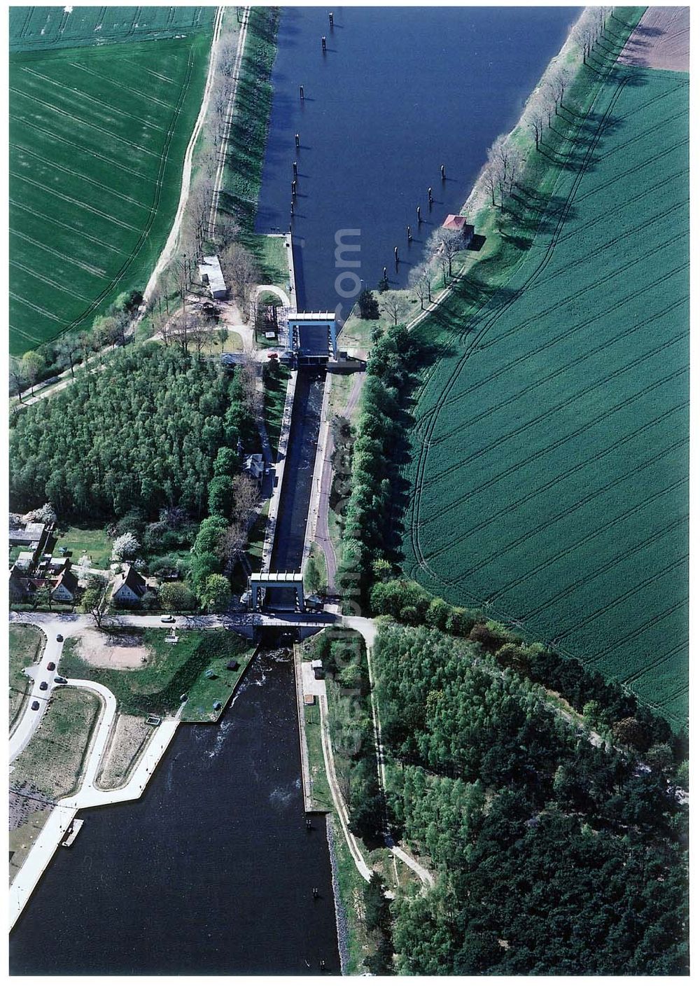 Aerial image Niegripp - Schleuse Niegripp am Wasserstraßenkreuz Magdeburg.