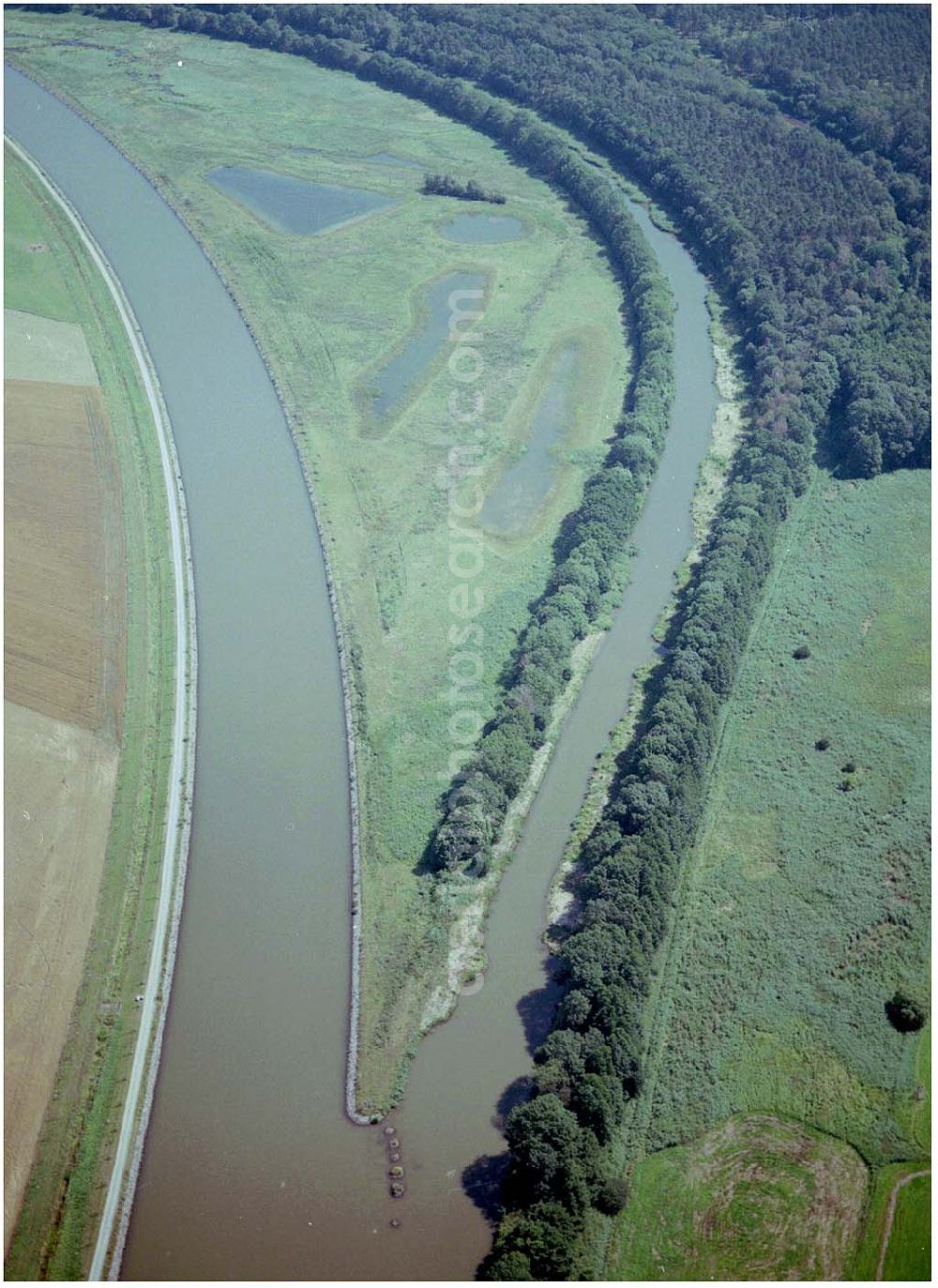 Burg from above - 30.06.2004; Blick auf den Elbe - Havelkanal zwischen Zerben und Burg, vorbei an Ihleburg und Parchau