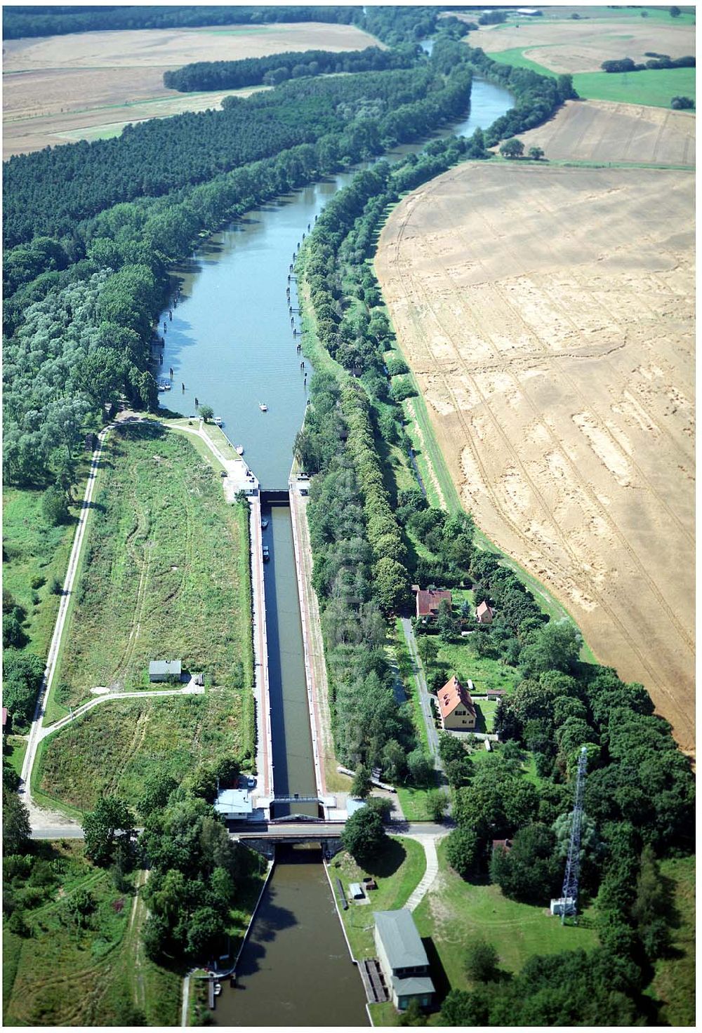 Aerial photograph Zerben - 30.07.2004, Blick auf die Schleuse in Zerben im Elbe-Havelkanal