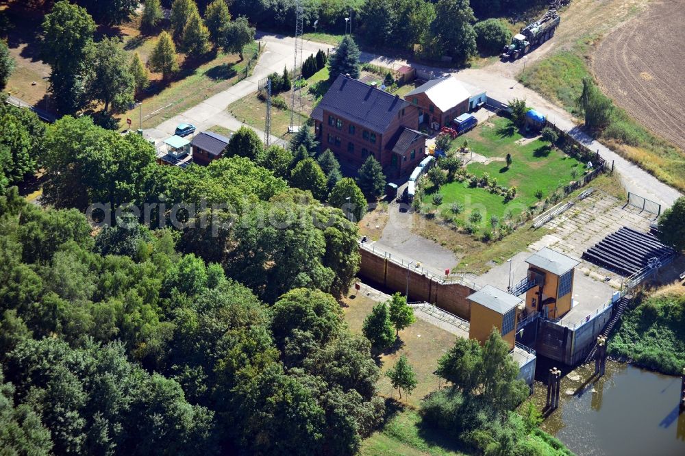 Aerial photograph Parey - Parey lock in the connection canel between the river Elbe and the Elbe-Havel-Canel in the state Saxony-Anhalt