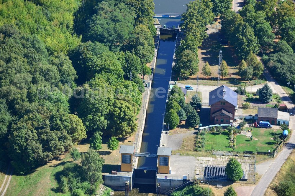 Parey from the bird's eye view: Parey lock in the connection canel between the river Elbe and the Elbe-Havel-Canel in the state Saxony-Anhalt