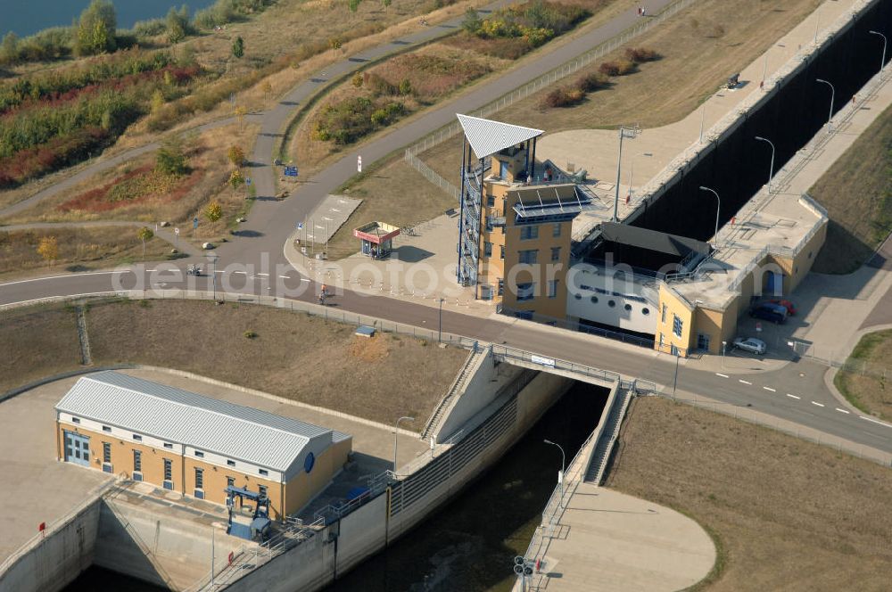 Aerial photograph Rothensee - Die Sparschleuse Rothensee gehört zum Wasserstraßenkreuz Magdeburg, dass als Bestandteil der Verkehrsprojekte Deutsche Einheit Nr. 17 den Ausbau der Wasserstraßenverbindung Hannover- Magdeburg-Berlin beinhaltet. Die Schleuse Rothensee verbindet den Mittellandkanal mit den Magdeburger Häfen und der Elbe. Ein Projekt des WSV: Wasserstraßen-Neubauamt Magdeburg, 39106 Magdeburg, Tel. +49(0)391 535-0, email: wna-magdeburg@wsv.bund.de