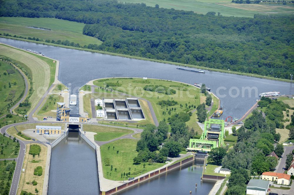 Rothensee from the bird's eye view: Blick die Schleusen bei Rothensee am Elbe-Havel-Kanal / Mittellandkanal. View of the locks at Rothensee Elbe-Havel Canal / Mittelland Canal.