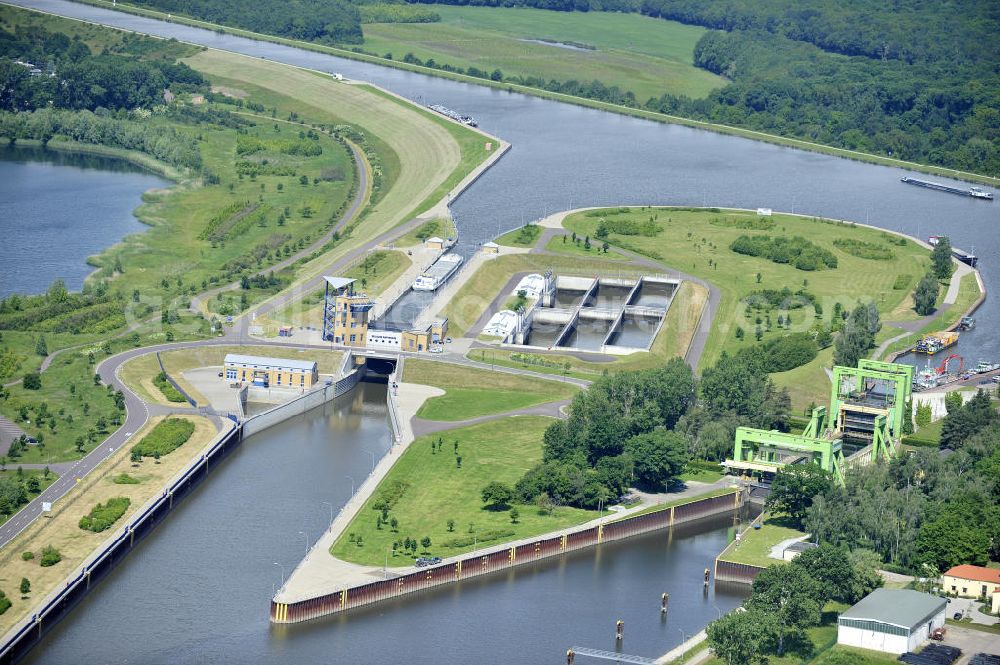 Aerial image Rothensee - Blick die Schleusen bei Rothensee am Elbe-Havel-Kanal / Mittellandkanal. View of the locks at Rothensee Elbe-Havel Canal / Mittelland Canal.