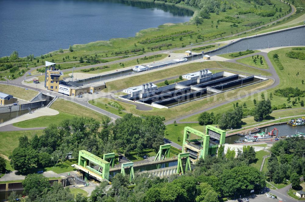 Rothensee from the bird's eye view: Blick die Schleusen bei Rothensee am Elbe-Havel-Kanal / Mittellandkanal. View of the locks at Rothensee Elbe-Havel Canal / Mittelland Canal.