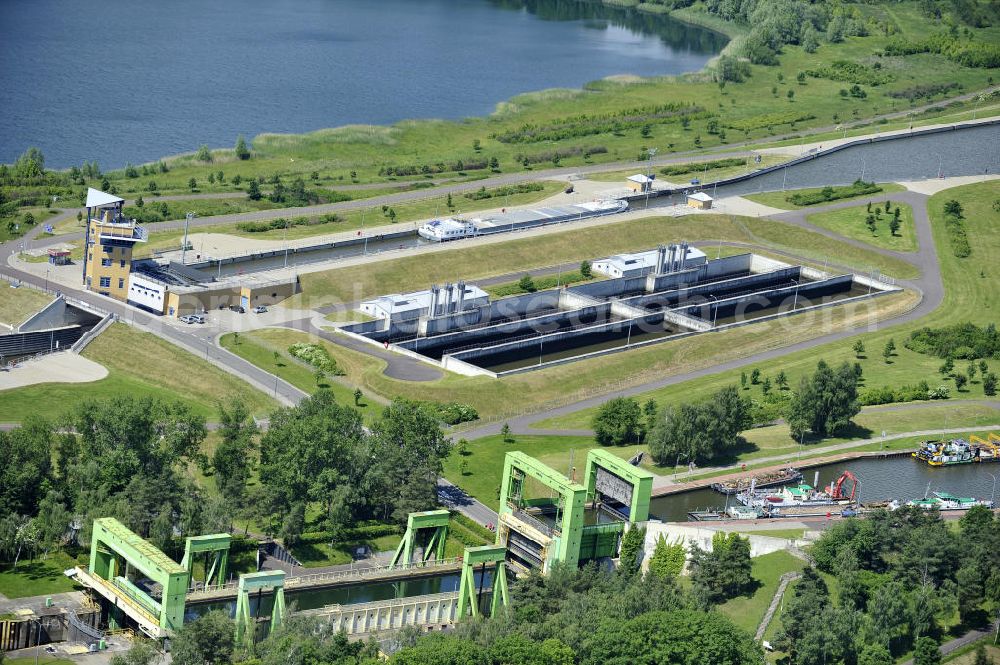 Aerial image Rothensee - Blick die Schleusen bei Rothensee am Elbe-Havel-Kanal / Mittellandkanal. View of the locks at Rothensee Elbe-Havel Canal / Mittelland Canal.