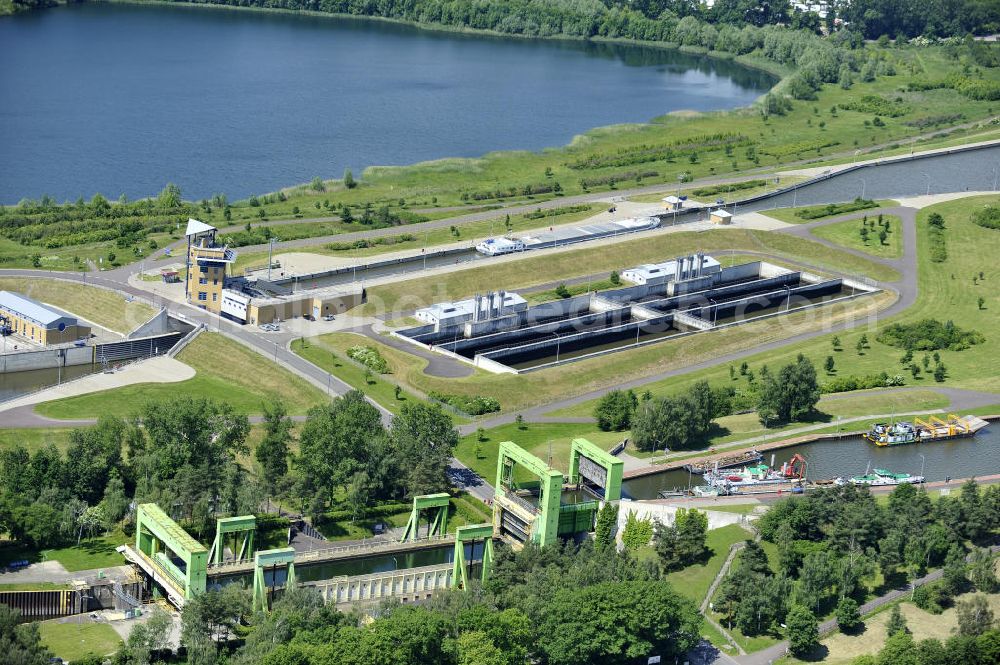 Aerial photograph Rothensee - Blick die Schleusen bei Rothensee am Elbe-Havel-Kanal / Mittellandkanal. View of the locks at Rothensee Elbe-Havel Canal / Mittelland Canal.