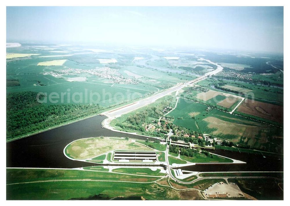 Aerial photograph Rothensee - Schleuse Rothensee am Wasserstraßenkreuz Magdeburg.