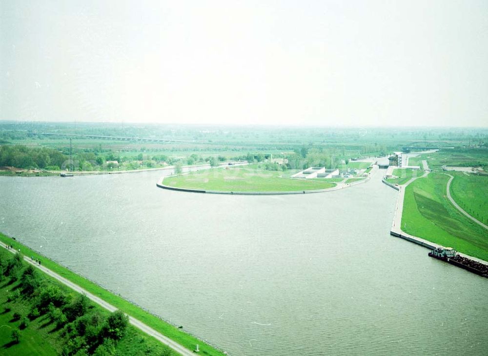 Aerial photograph Rothensee - Schleuse Rothensee am Wasserstraßenkreuz Magdeburg.