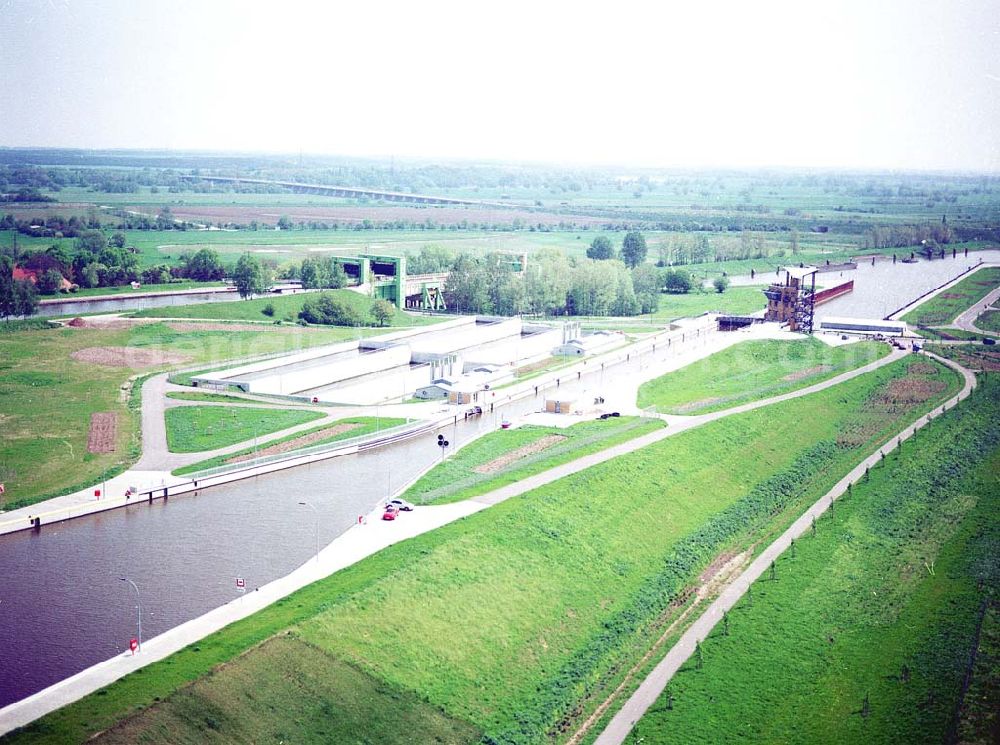 Aerial photograph Rothensee - Schleuse Rothensee am Wasserstraßenkreuz Magdeburg.