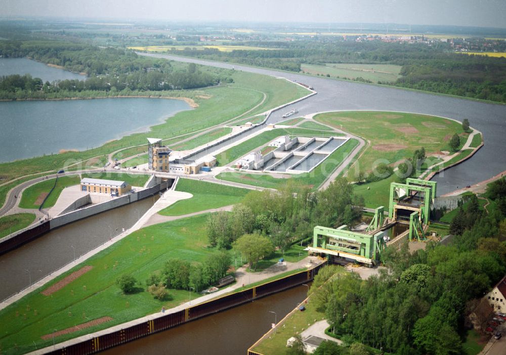 Aerial photograph Rothensee - Schleuse Rothensee am Wasserstraßenkreuz Magdeburg.