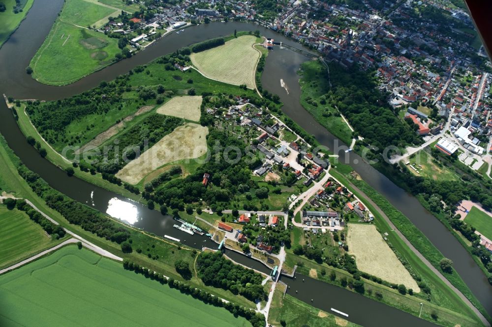 Calbe (Saale) from the bird's eye view: Sluice with bridge at the riverside of the Saale in Calbe (Saale) in the state Saxony-Anhalt