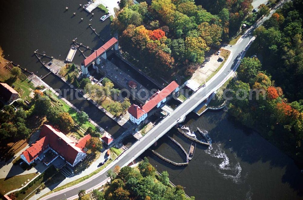 Aerial photograph Kleinmachnow - 11.10.2005 Berlin Blick auf die Schleuse am Teltowkanal in Kleinmachnow