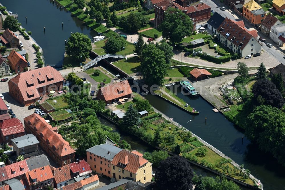 Aerial photograph Plau am See - Schleuse mit Wehr at the river Elde in Plau am See in the state Mecklenburg - Western Pomerania