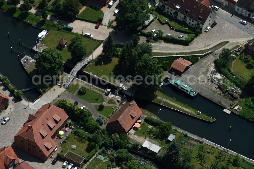 Plau am See from the bird's eye view: Schleuse mit Wehr at the river Elde in Plau am See in the state Mecklenburg - Western Pomerania