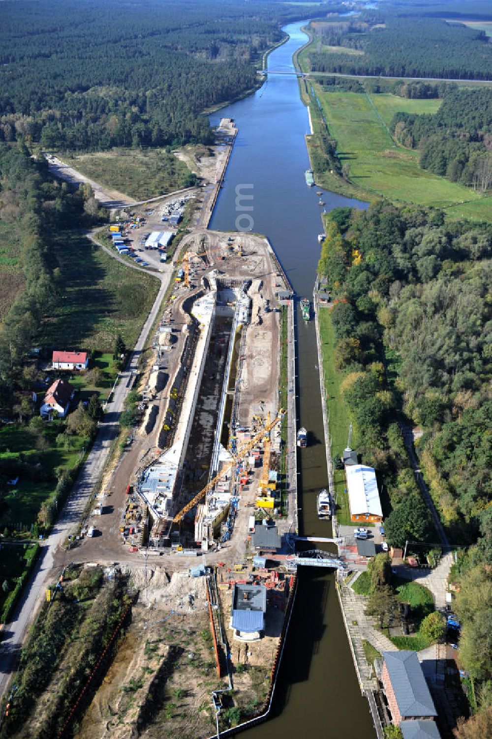 Aerial image Wusterwitz - Blick auf die Erweiterungsbaustelle der Schleuse Wusterwitz am Elbe-Havel-Kanal. Ein Projekt des WSV, Wasser- und Schifffahrtsverwaltung des Bundes. View of the construction site of the expansion lock Wusterwitz.