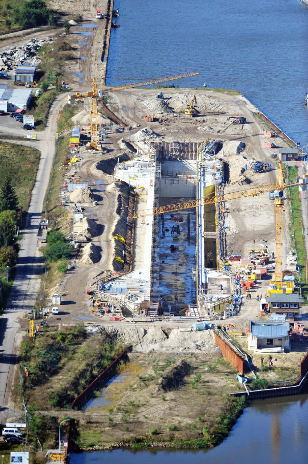 Aerial image Wusterwitz - Blick auf die Erweiterungsbaustelle der Schleuse Wusterwitz am Elbe-Havel-Kanal. Ein Projekt des WSV, Wasser- und Schifffahrtsverwaltung des Bundes. View of the construction site of the expansion lock Wusterwitz.