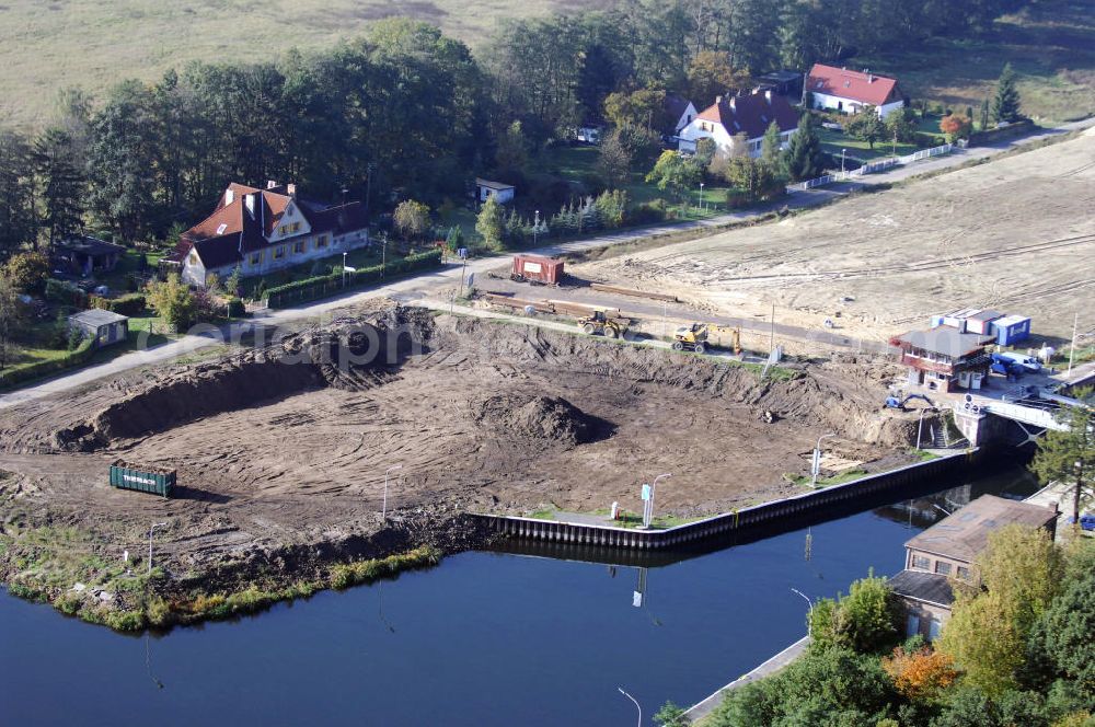 Wusterwitz from the bird's eye view: Blick auf die Schleuse Wusterwitz mit Baustelle. Ein Projekt des Wasserstraßen-Neubauamt Magdeburg, Frau Roskoden, Kleiner Werder 5c, 39114 MAGDEBURG, Tel. +49(0)391 5352168