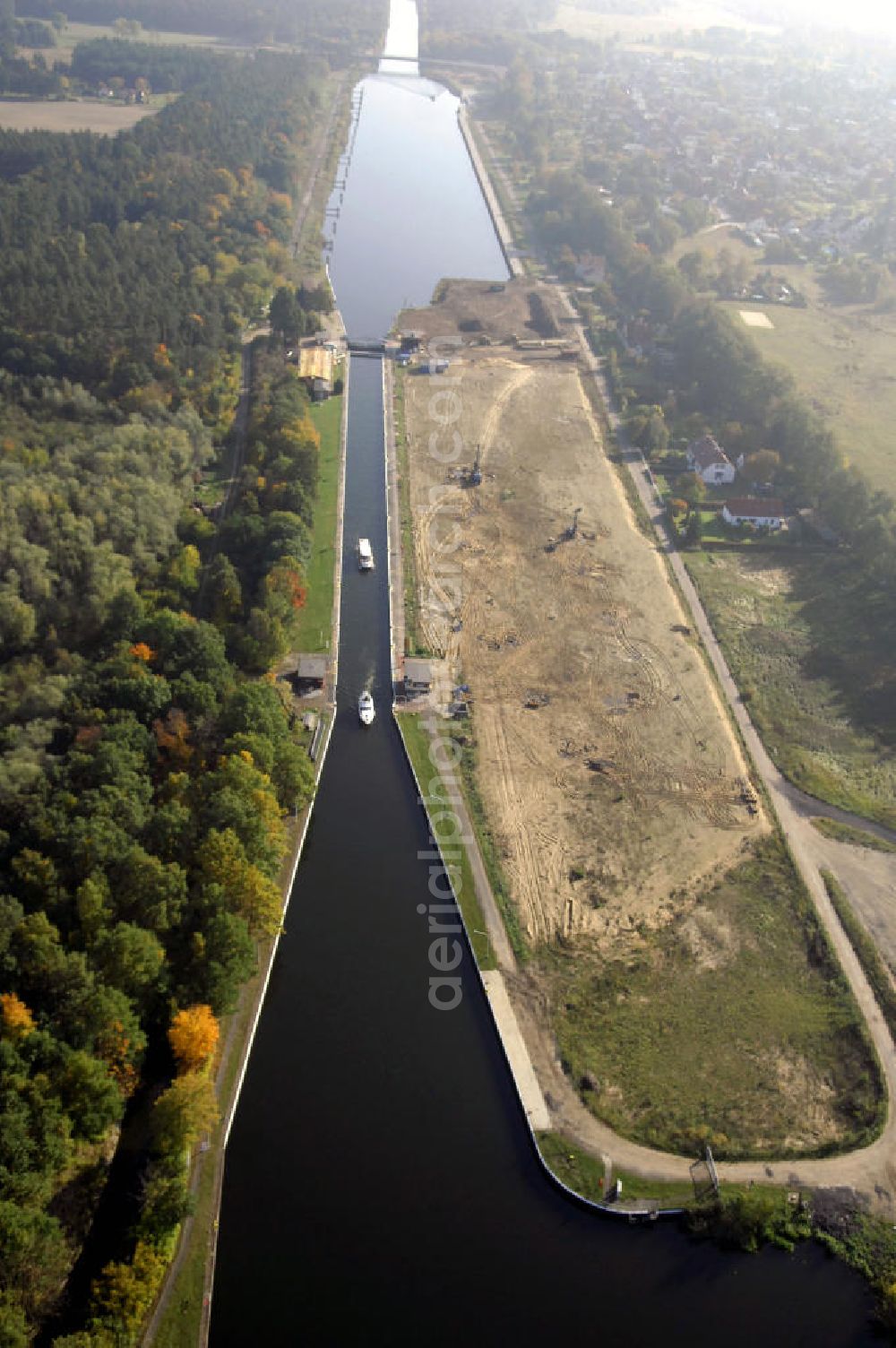 Wusterwitz from the bird's eye view: Blick auf die Schleuse Wusterwitz mit Baustelle. Ein Projekt des Wasserstraßen-Neubauamt Magdeburg, Frau Roskoden, Kleiner Werder 5c, 39114 MAGDEBURG, Tel. +49(0)391 5352168