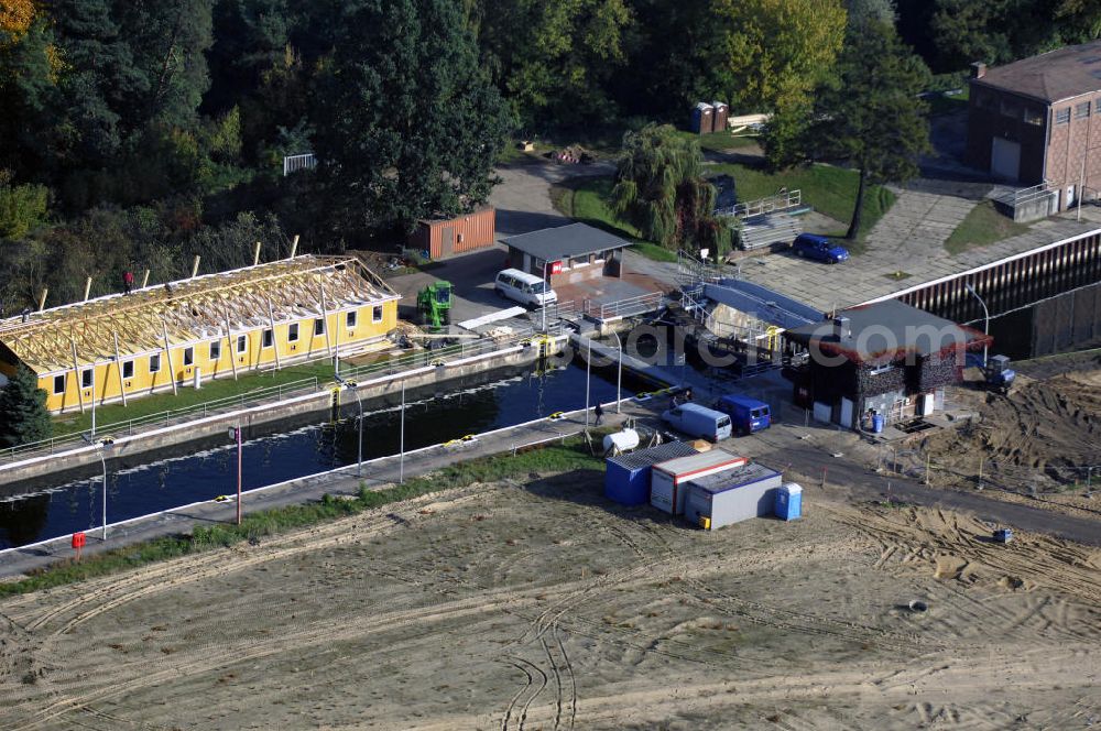 Wusterwitz from the bird's eye view: Blick auf die Schleuse Wusterwitz mit Baustelle. Ein Projekt des Wasserstraßen-Neubauamt Magdeburg, Frau Roskoden, Kleiner Werder 5c, 39114 MAGDEBURG, Tel. +49(0)391 5352168