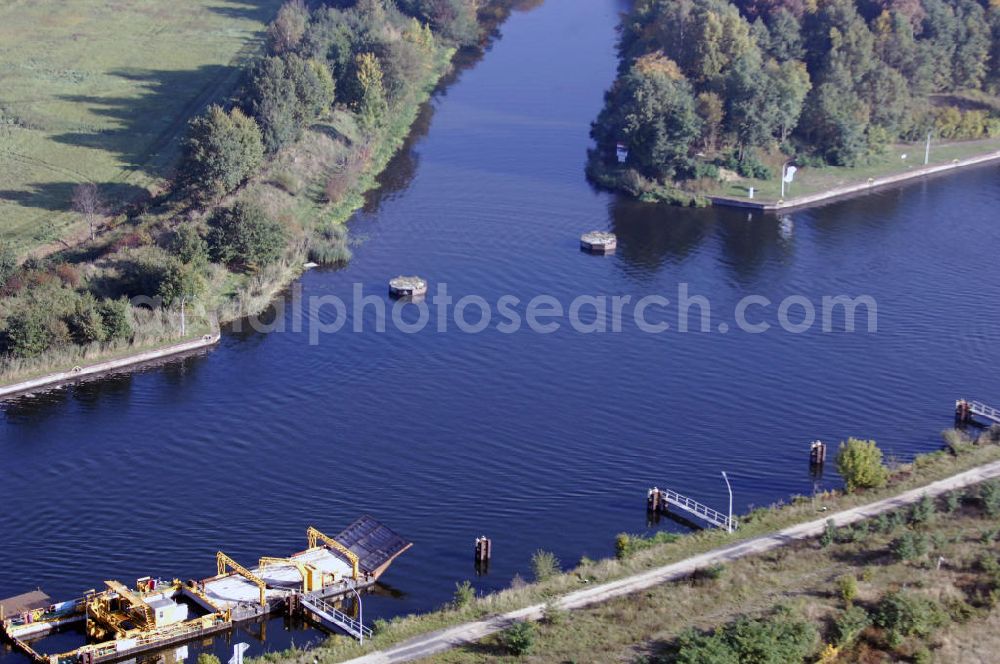 Wusterwitz from the bird's eye view: Blick auf die Mündung zum Alten Kanal nahe der Schleuse Wusterwitz. Ein Projekt des Wasserstraßen-Neubauamt Magdeburg, Frau Roskoden, Kleiner Werder 5c, 39114 MAGDEBURG, Tel. +49(0)391 5352168