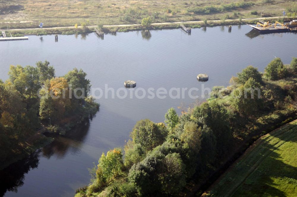 Wusterwitz from the bird's eye view: Blick auf die Mündung zum Alten Kanal nahe der Schleuse Wusterwitz. Ein Projekt des Wasserstraßen-Neubauamt Magdeburg, Frau Roskoden, Kleiner Werder 5c, 39114 MAGDEBURG, Tel. +49(0)391 5352168