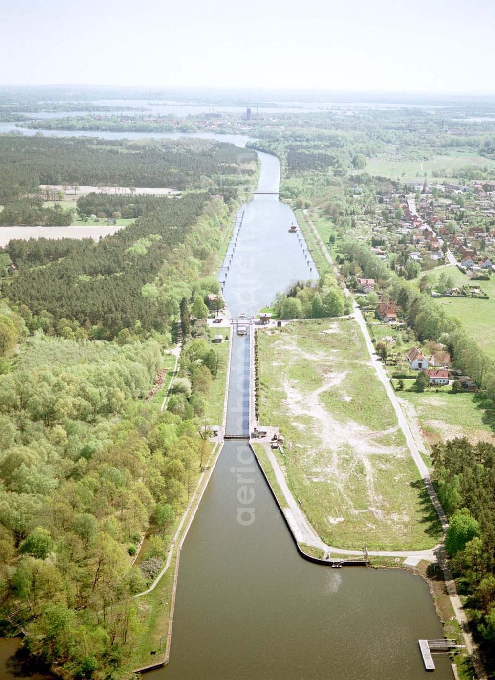 Wusterwitz / Brandenburg from the bird's eye view: Schleuse Wusterwitz am Elbe-Havel-Kanal. Ein Projekt des Wasserstraßen-Neubauamt Magdeburg Frau Roskoden, Kleiner Werder 5c, 39114 MAGDEBURG Tel.: 0391-5352168