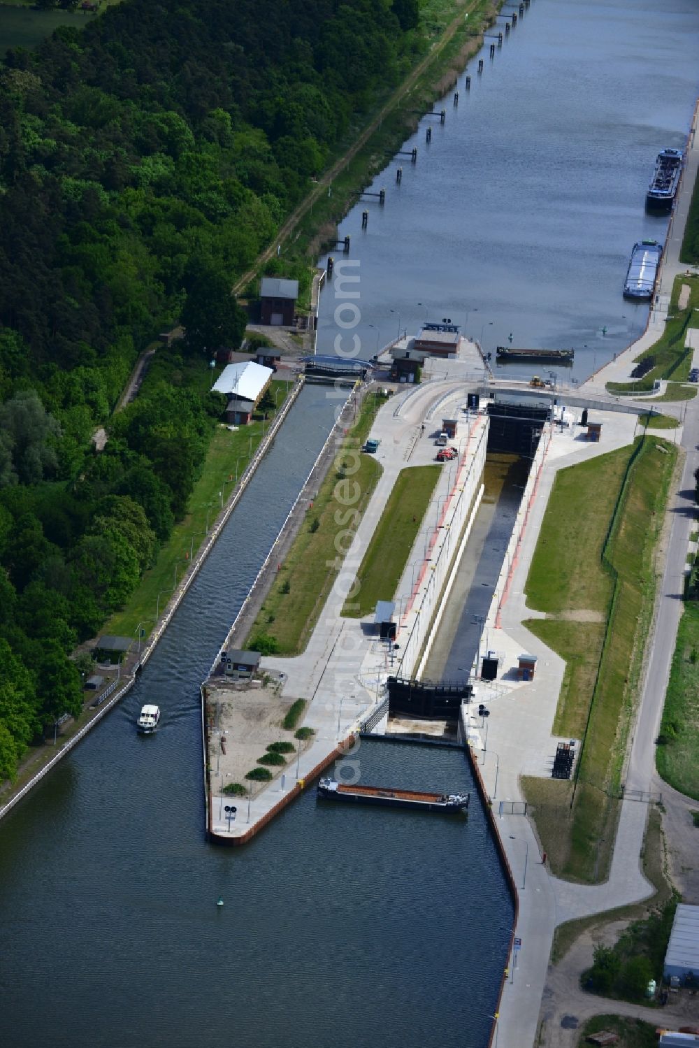 Wusterwitz from the bird's eye view: Wusterwitz lock at the Elbe-Havel-Canal in the state Brandenburg