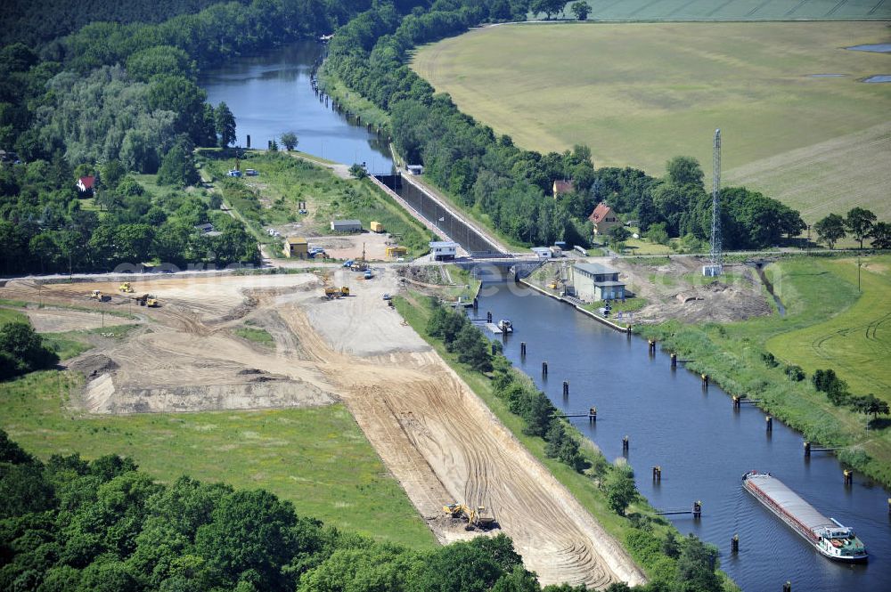 Aerial image Zerben - Blick auf die Schleuse Zerben mit Baustelle am Elbe-Havel-Kanal. Neben der einen Schleuse ist eine 2. Schleuse geplant. Ein Projekt des WSV: Wasserstraßen-Neubauamt Magdeburg, 39106 Magdeburg, Tel. +49(0)391 535-0, email: wna-magdeburg@wsv.bund.de Lock / sluice Zerben at the Elbe-Havel-Canal.