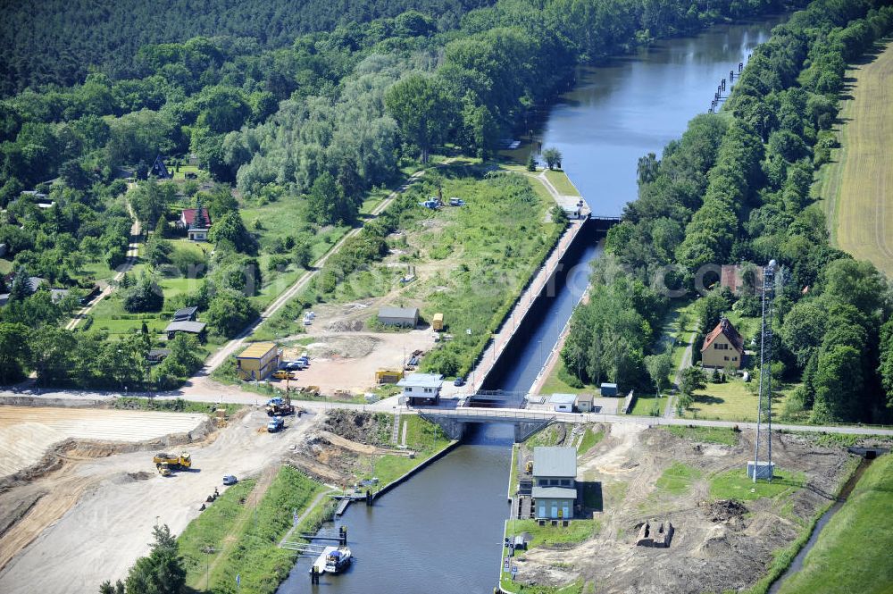 Zerben from the bird's eye view: Blick auf die Schleuse Zerben mit Baustelle am Elbe-Havel-Kanal. Neben der einen Schleuse ist eine 2. Schleuse geplant. Ein Projekt des WSV: Wasserstraßen-Neubauamt Magdeburg, 39106 Magdeburg, Tel. +49(0)391 535-0, email: wna-magdeburg@wsv.bund.de Lock / sluice Zerben at the Elbe-Havel-Canal.