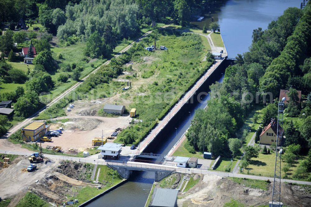 Aerial image Zerben - Blick auf die Schleuse Zerben mit Baustelle am Elbe-Havel-Kanal. Neben der einen Schleuse ist eine 2. Schleuse geplant. Ein Projekt des WSV: Wasserstraßen-Neubauamt Magdeburg, 39106 Magdeburg, Tel. +49(0)391 535-0, email: wna-magdeburg@wsv.bund.de Lock / sluice Zerben at the Elbe-Havel-Canal.