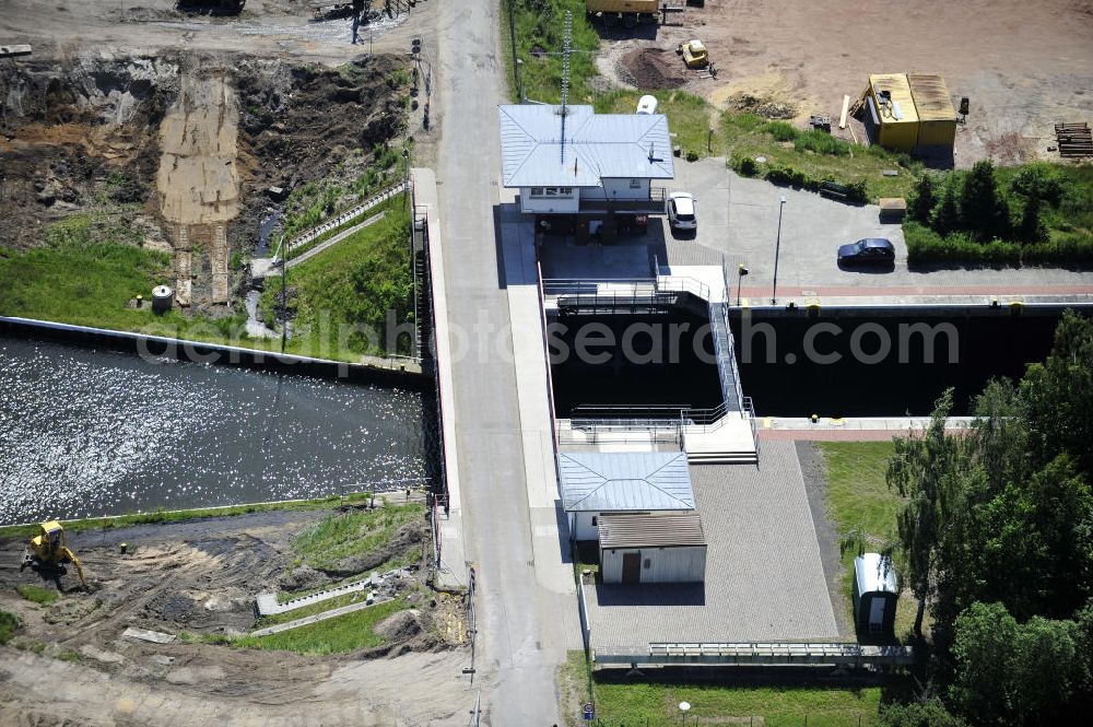 Zerben from the bird's eye view: Blick auf die Schleuse Zerben mit Baustelle am Elbe-Havel-Kanal. Neben der einen Schleuse ist eine 2. Schleuse geplant. Ein Projekt des WSV: Wasserstraßen-Neubauamt Magdeburg, 39106 Magdeburg, Tel. +49(0)391 535-0, email: wna-magdeburg@wsv.bund.de Lock / sluice Zerben at the Elbe-Havel-Canal.