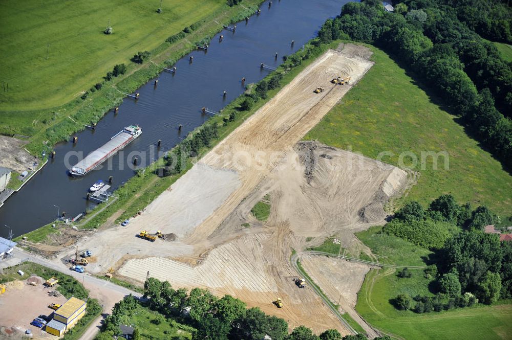 Aerial image Zerben - Blick auf die Schleuse Zerben mit Baustelle am Elbe-Havel-Kanal. Neben der einen Schleuse ist eine 2. Schleuse geplant. Ein Projekt des WSV: Wasserstraßen-Neubauamt Magdeburg, 39106 Magdeburg, Tel. +49(0)391 535-0, email: wna-magdeburg@wsv.bund.de Lock / sluice Zerben at the Elbe-Havel-Canal.