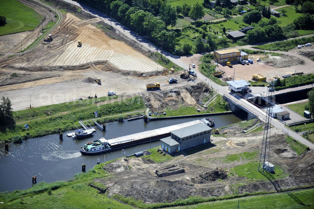 Aerial photograph Zerben - Blick auf die Schleuse Zerben mit Baustelle am Elbe-Havel-Kanal. Neben der einen Schleuse ist eine 2. Schleuse geplant. Ein Projekt des WSV: Wasserstraßen-Neubauamt Magdeburg, 39106 Magdeburg, Tel. +49(0)391 535-0, email: wna-magdeburg@wsv.bund.de Lock / sluice Zerben at the Elbe-Havel-Canal.