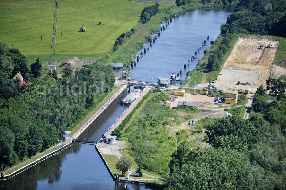 Zerben from above - Blick auf die Schleuse Zerben mit Baustelle am Elbe-Havel-Kanal. Neben der einen Schleuse ist eine 2. Schleuse geplant. Ein Projekt des WSV: Wasserstraßen-Neubauamt Magdeburg, 39106 Magdeburg, Tel. +49(0)391 535-0, email: wna-magdeburg@wsv.bund.de Lock / sluice Zerben at the Elbe-Havel-Canal.