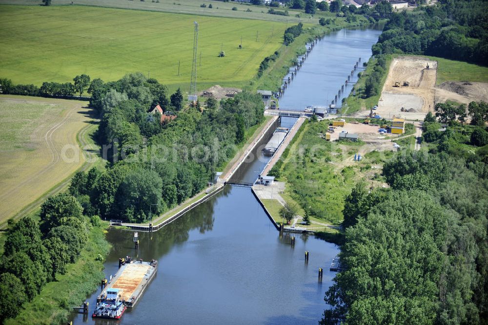 Aerial image Zerben - Blick auf die Schleuse Zerben mit Baustelle am Elbe-Havel-Kanal. Neben der einen Schleuse ist eine 2. Schleuse geplant. Ein Projekt des WSV: Wasserstraßen-Neubauamt Magdeburg, 39106 Magdeburg, Tel. +49(0)391 535-0, email: wna-magdeburg@wsv.bund.de Lock / sluice Zerben at the Elbe-Havel-Canal.